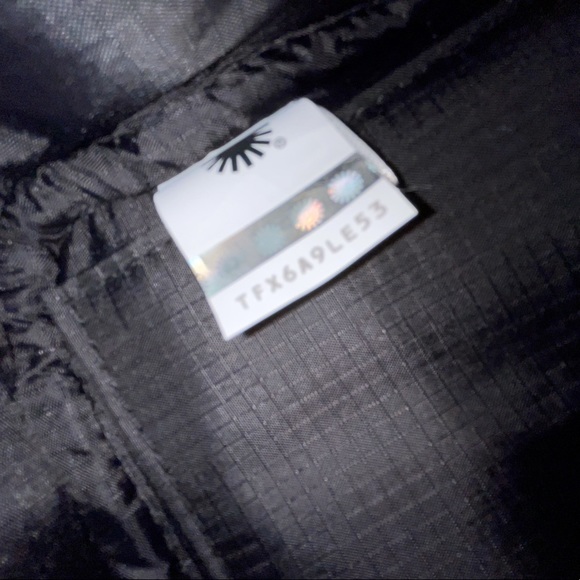 UGG Janey II Clear UGG Plush Crossbody Belt Bag - Picture 8 of 8